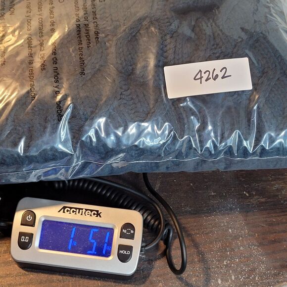 NEW Patricia Nash Oversized Fringe Scarf Blue Cable Knit Shawl 26x88 Chunky Wrap - Picture 7 of 7